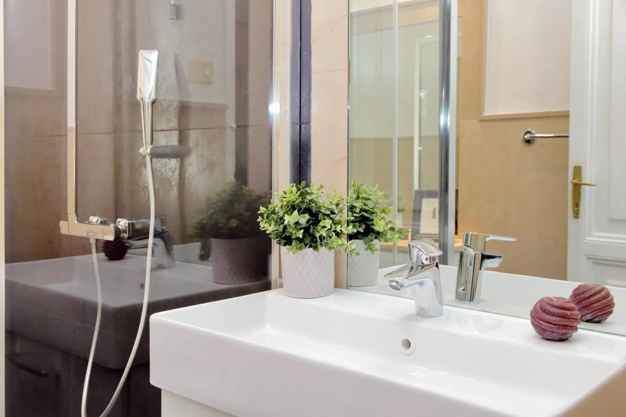 4Bnb - Tiberina Spacious Apartment روما المظهر الخارجي الصورة